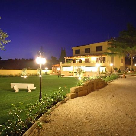 Bed And Breakfast La Corte Degli Ulivi 치비타베키아 외부 사진