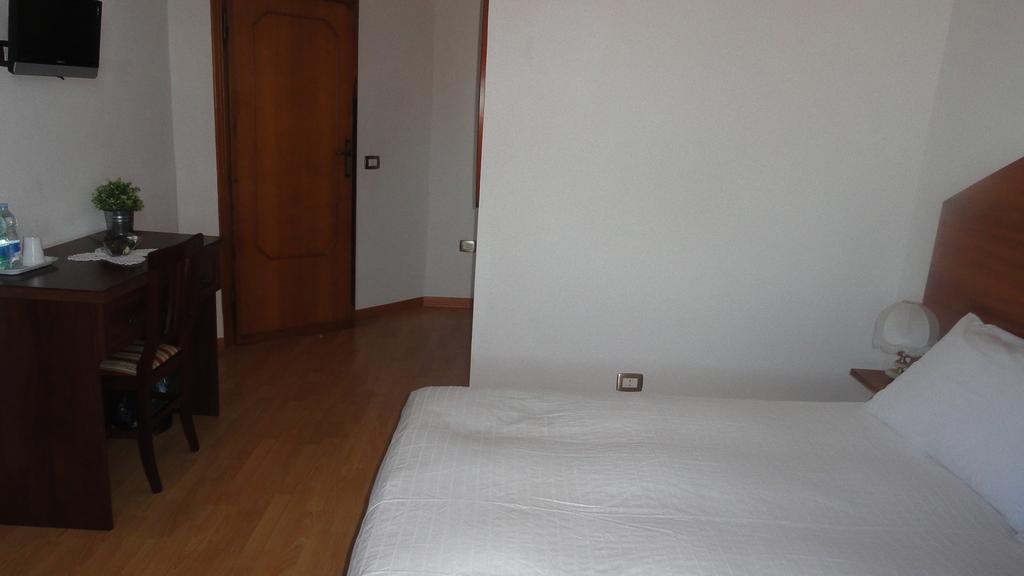 Bed And Breakfast La Corte Degli Ulivi 치비타베키아 객실 사진