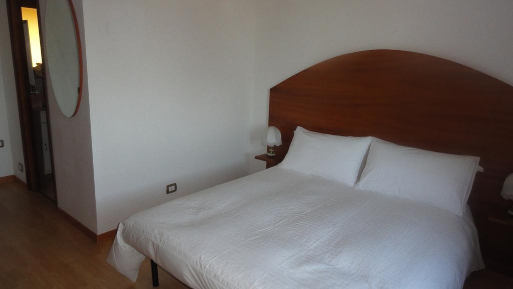 Bed And Breakfast La Corte Degli Ulivi 치비타베키아 객실 사진