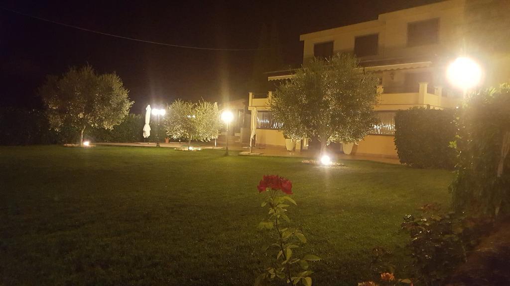 Bed And Breakfast La Corte Degli Ulivi 치비타베키아 외부 사진