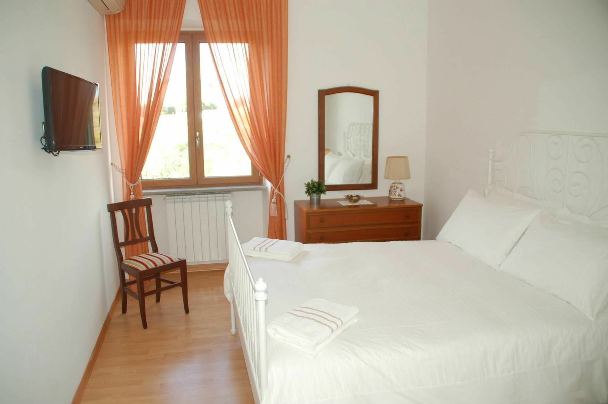 Bed And Breakfast La Corte Degli Ulivi 치비타베키아 외부 사진